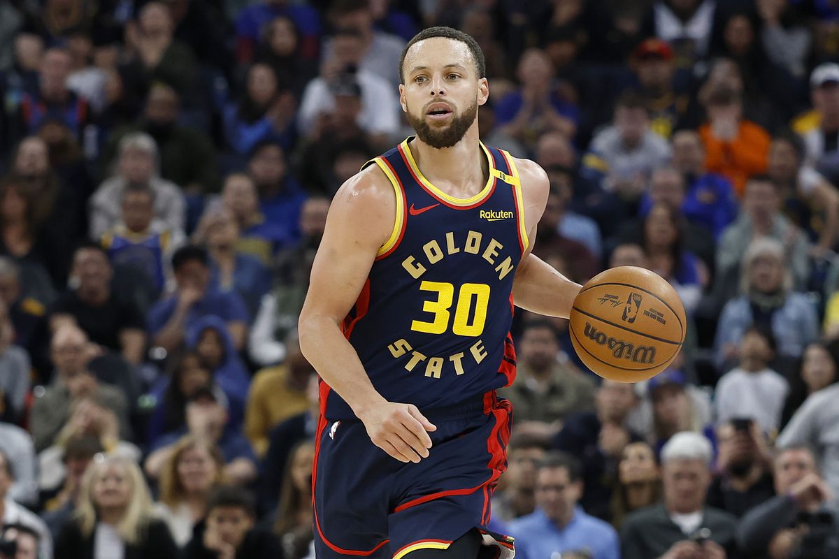 Video of Steph Curry’s Insane Shot From the Tunnel Goes Viral